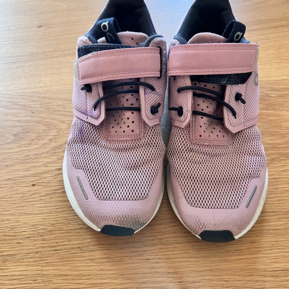 ON Cloud Play Lifestyle Shoes 13